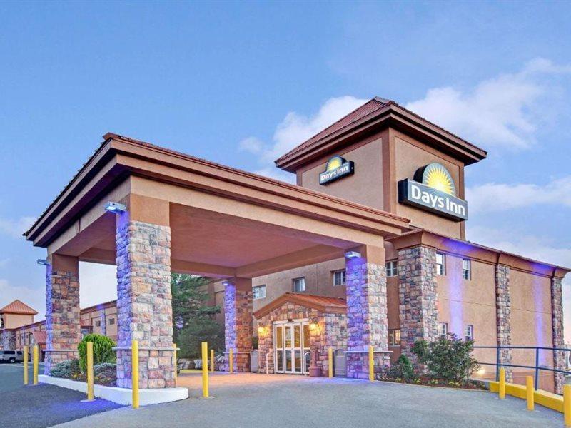 Days Inn By Wyndham Ridgefield Nj Екстериор снимка