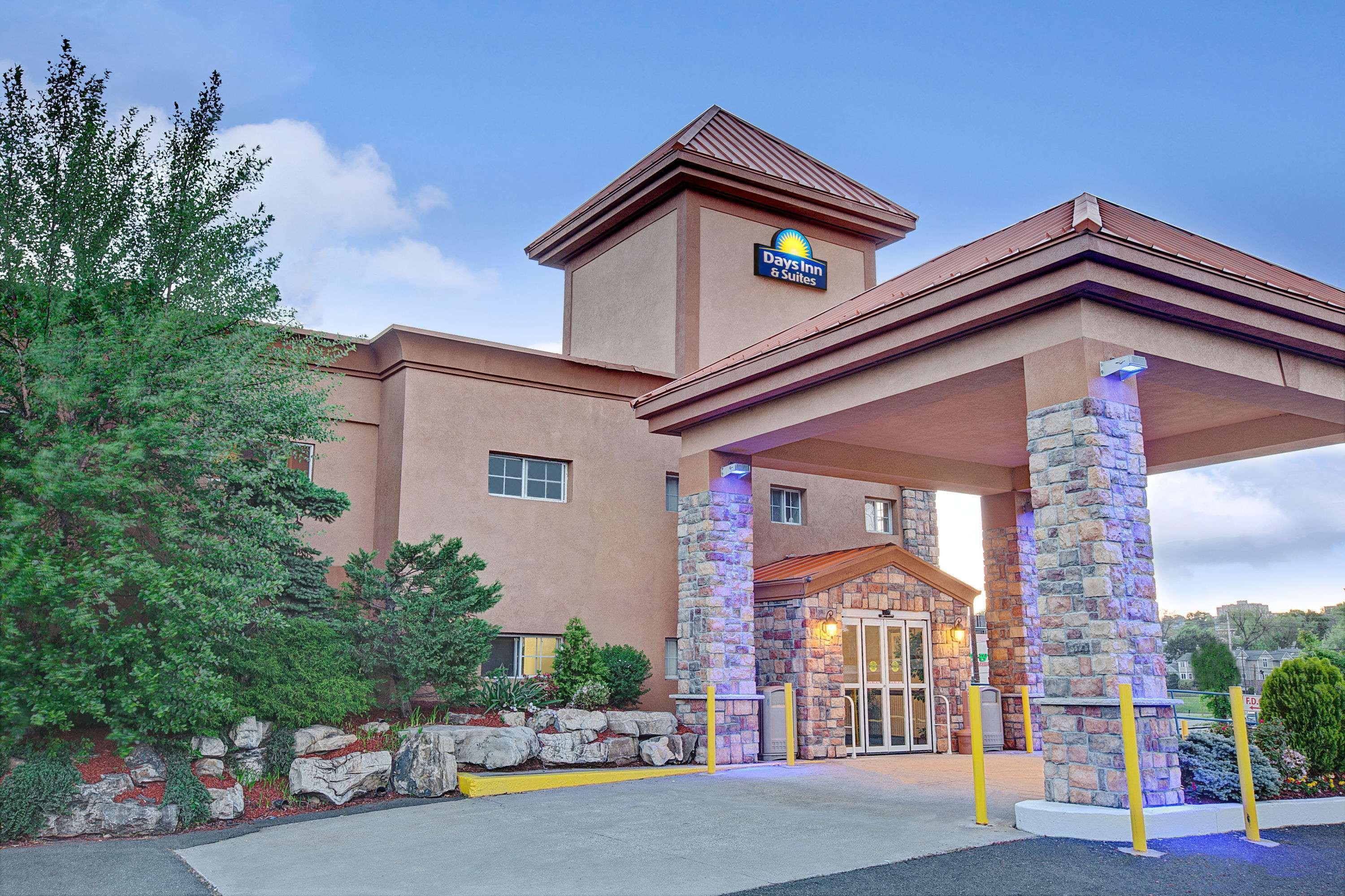 Days Inn By Wyndham Ridgefield Nj Екстериор снимка